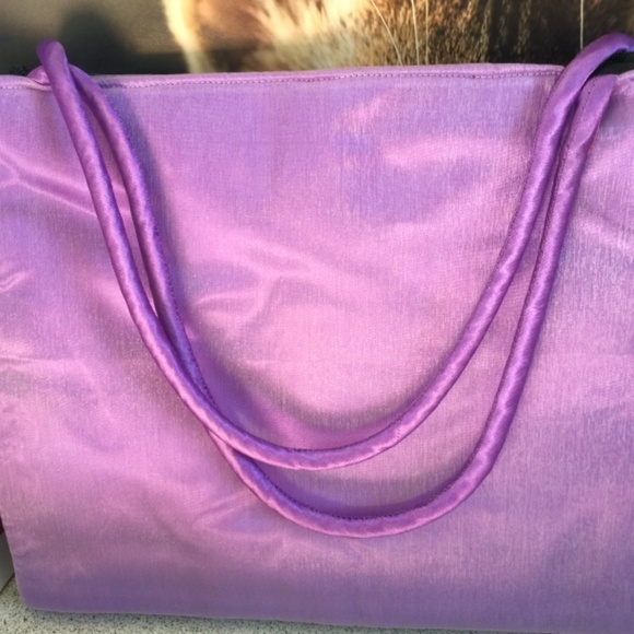 Lavender purse - Picture 3 of 6